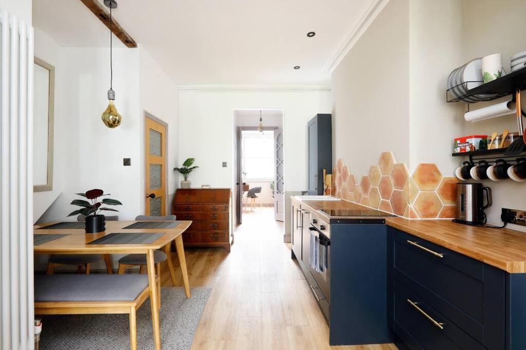 ברייטון Stunning 2 Bedroom Flat 8Min Walk From The Beach מראה חיצוני תמונה
