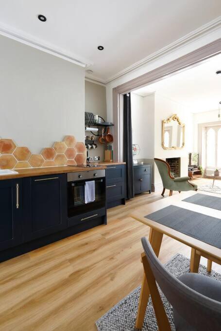 ברייטון Stunning 2 Bedroom Flat 8Min Walk From The Beach מראה חיצוני תמונה