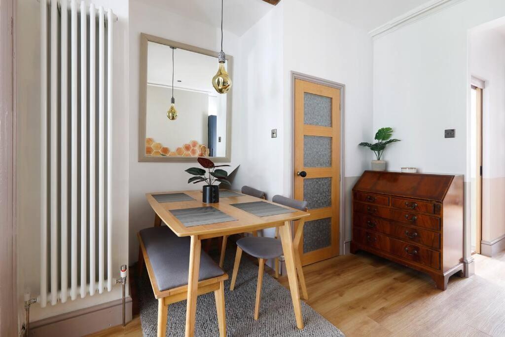 ברייטון Stunning 2 Bedroom Flat 8Min Walk From The Beach מראה חיצוני תמונה
